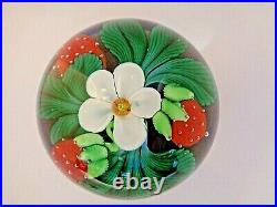 1984 Signed ORIENT & FLUME Glass STRAWBERRY Flower Paperweight 152/500 Seaira