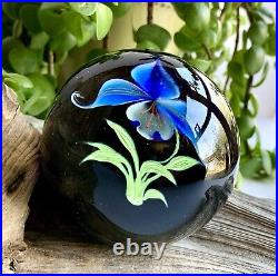 1985 Grant Randolph Studios Blue Iris Handblown Art Glass Round Paperweight