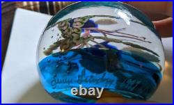 Beautiful Signed Steven Lundberg 1997 Aquarium Art Glass Fish Paperweight