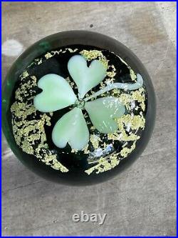 Chris Sherwin Art Glass Gold & Green Leaf clover Paperweight 2010 Signed