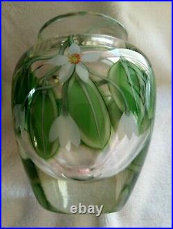 JONES ORIENT FLUME PAPERWEIGHT VASE URN WITH LID water lily magnolia