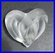 LALIQUE-France-twisted-heart-frosted-crystal-knotted-Paperweight-heart-01-le