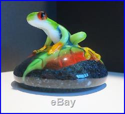 Orient & Flume Frog Paperweight / figurine by David Smallhouse signed & numbered