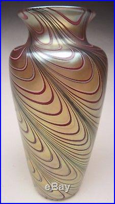 Orient and Flume Art Glass 9 ¼ vase Gold and Red Swirled Feather, Scott Beyers