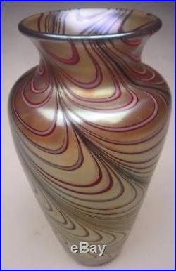 Orient and Flume Art Glass 9 ¼ vase Gold and Red Swirled Feather, Scott Beyers