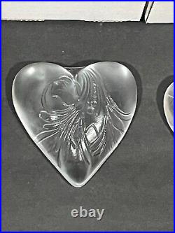 Robin Lehman Heart Shape Art Glass Paperweight Lot of 2
