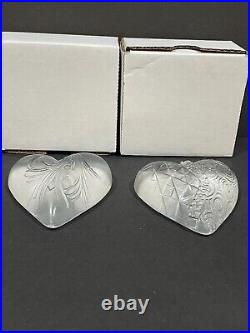 Robin Lehman Heart Shape Art Glass Paperweight Lot of 2