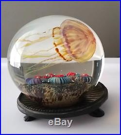 SATAVA Passion Moon Side Swimmer Jellyfish SATAVA 720-08 Art Glass Paperweight