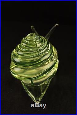 Salviati Murano Green Vaseline Art Glass Spiral Shell Snail Paperweight Figurine