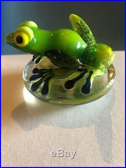 Stuart Abelman Green Blue Frog On Clear Base Paperweight Figurine