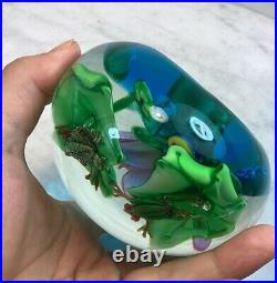 Vintage Large Art Glass Frogs Lilypad Flower Paperweight Unusual