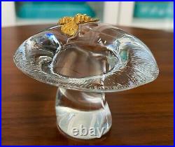 Vintage Viking Art Glass Crystal Epic Mushroom with BEE Paperweight 3